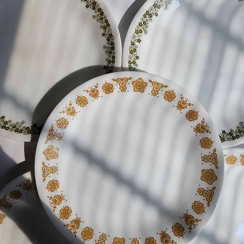 Set of (5) Corelle plates